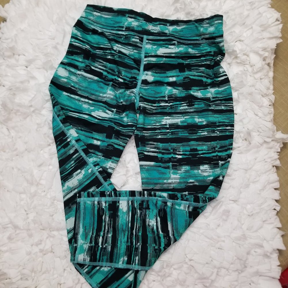 Old Navy Go Dry Standar Workout Leggings.